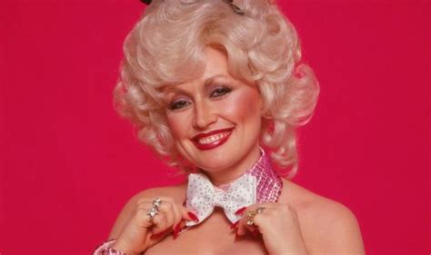 dolly nude|Dolly Parton stripped down for husbands birthday in raunchy。